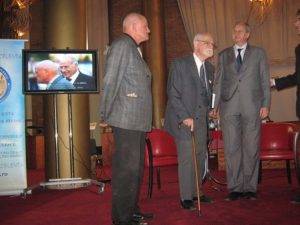 Constantin Bălăceanu-Stolnici și inventatorul Justin Capră, la conferinţa „500 de ani de evoluţie în Europa, de la elicopterul lui Da Vinci… la acceleratorul de particule“