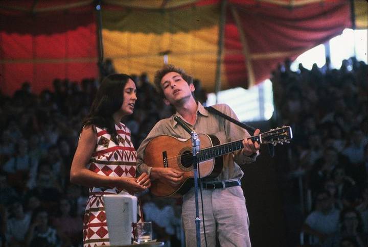 In tinerete alaturi de Joan Baez, un militant pentru pace