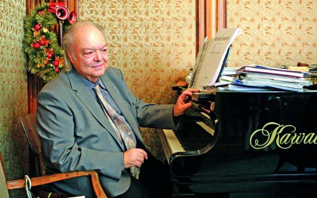 Pianistul Nicolae Licaret