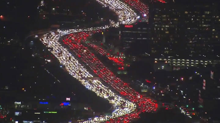 la-me-traffic-thanksgiving-20161123