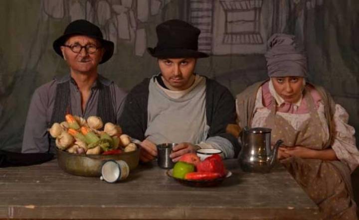 Horațiu și Bogdan Mălăele, alături de Meda Victor, în piesa În valea cu parfum de flori şi zumzet de albine, Q Magazine