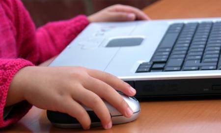 Copii crescuti la laptop Q Magazine