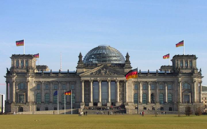 Doi romani au intrat in Buderstagul german