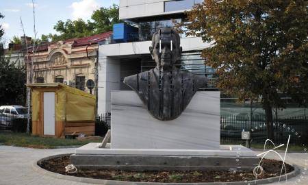 Bust Corneliu Coposu 2017