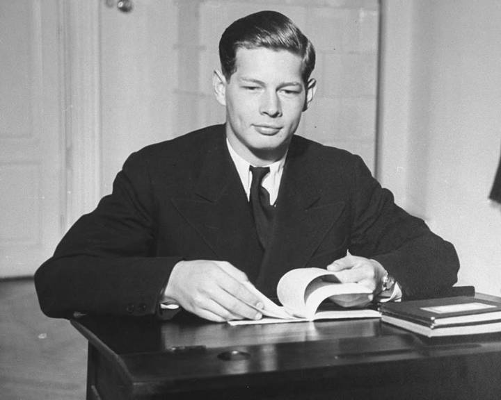 1938 – Regele Mihai _2 Q Magazine