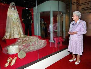 Queen revisits wedding day memories