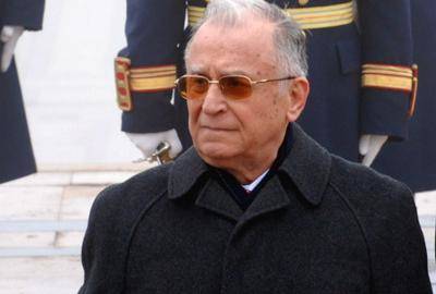 Fostul președinte Ion Iliescu este acuzat că a acceptat măsuri militare, unele cu caracter diversionist