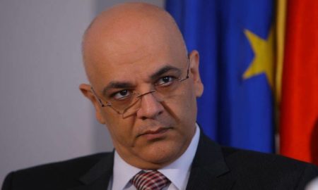 Secretarul de stat în Ministerul Apărării Interne, Raed Arafat, a discutat despre dotările slabe ale pompierilor din România, Q Magazine