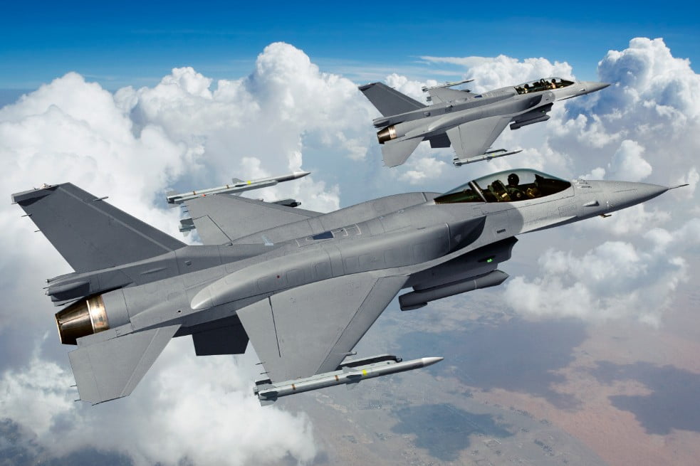 Avioanele F16 pe care Mihai Fifor, prin Ministerul Apărării Naționale, intenționează să le cumpere, Q Magazine