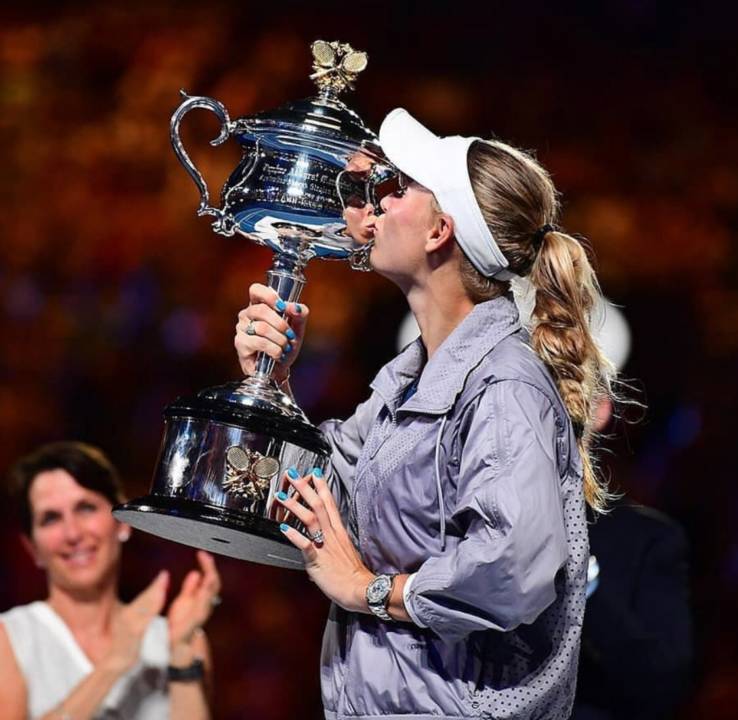 Caroline Wozniaki a castigat finala cu Simona Halep de la Australian Open