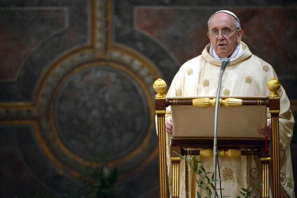 Papa Francisc a transmis un mesaj care a fost citit in deschiderea Forumului de la Davos Nu putem să rămânem tăcuţi în faţa suferinţelor a milioane de persoane, Q Magazine