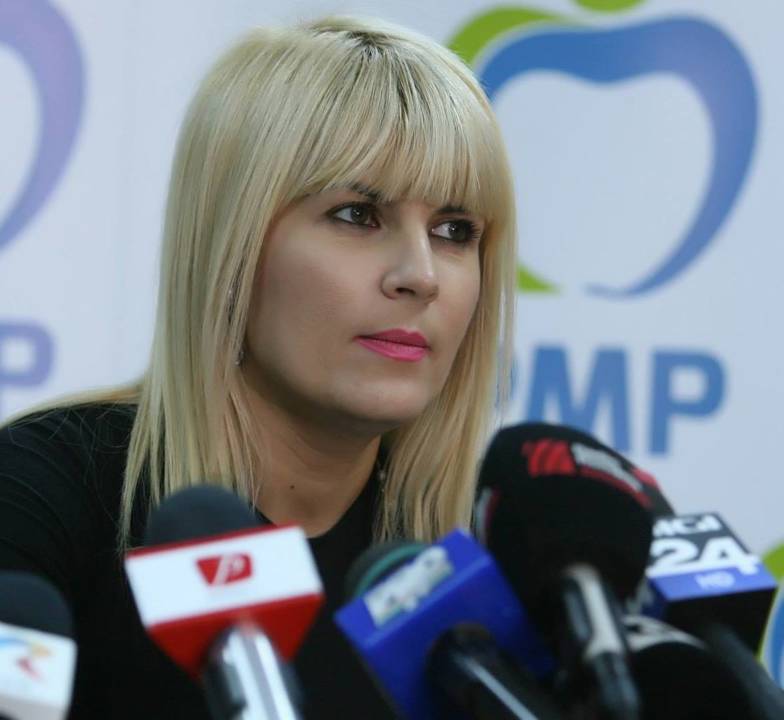Vești proaste pentru Elena Udrea de la Facultatea de Teologie Ortodoxă din Cluj Napoca, unde se înscrisese la studiile de masterat, Q Magazine