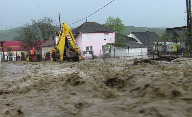 Mai multe județe rămân în continuare sub atenționare de inundații, Q Magazine