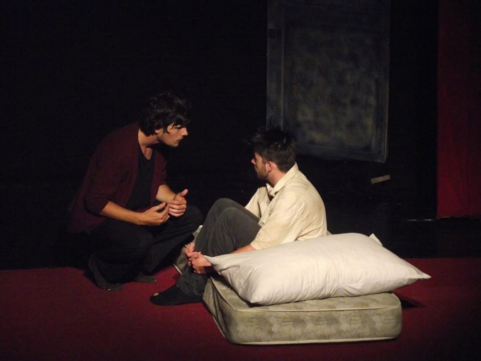 Spectacolul Omul pernă la ARCUB (2)