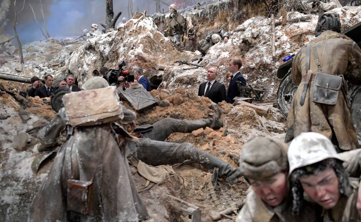 Putin la un muzeu din Rusia
