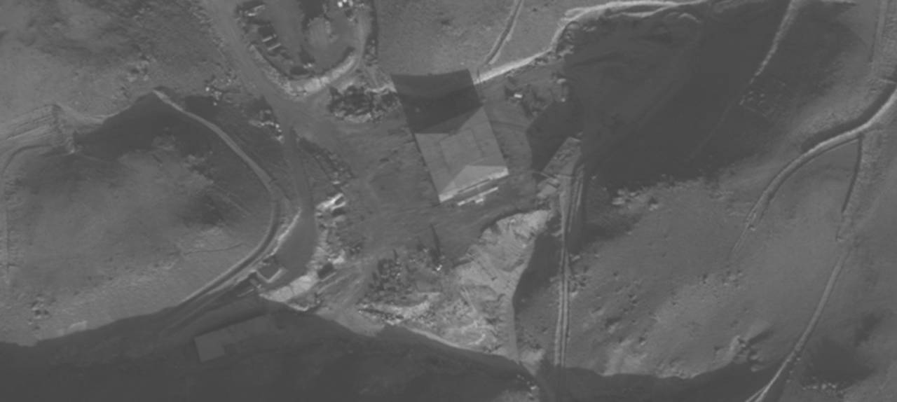 Reactorul sirian filmat din satelit. Credit foto IDF