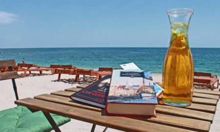 Românii s-au înghesuit în mașini și în trenuri și au plecat la distracție, Q Magazine