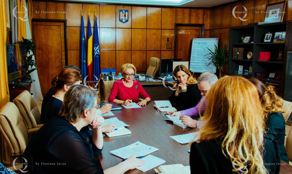 Despre Viorica Dăncilă. Și trist, și sincer-Covertory Q Magazine-noiembrie-Q224 (5)