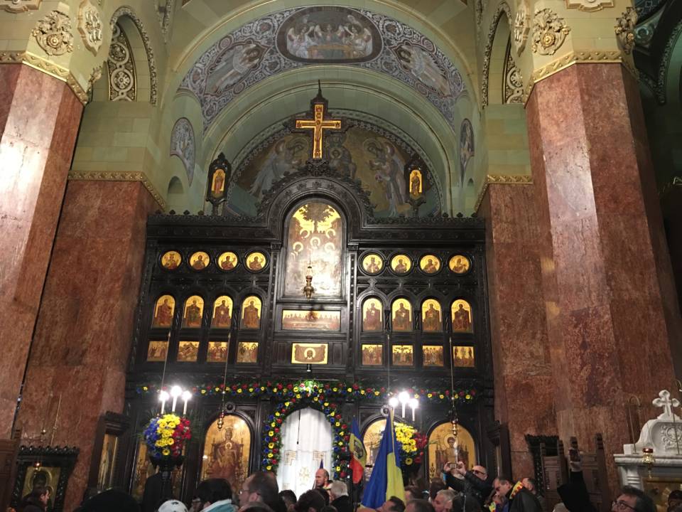 În mijlocul românilor de la Alba Iulia, în sfârșit, uniți (FOTOVIDEO) QMagazine (8)