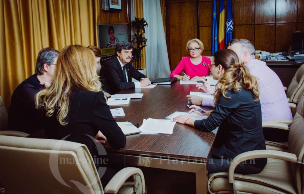 Toni Grebla, actualmente Secretar General al Guvernului, alături de echipa de lucru a premierului Viorica Dăncilă