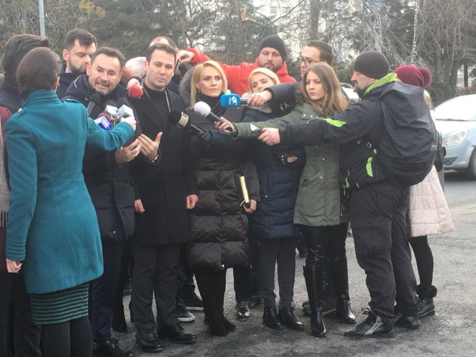 Viorica Dăncilă s-a întâlnit cu primarii nemulţumiţi-Foto QMagazine – Gabriela Firea, Robert Negoita