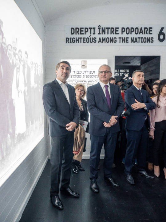 Vernisajul Expoziţiei-muzeale „Viorica Agarici”- FOTO QMAGAZINE (10)