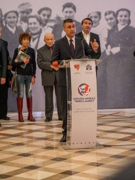 Vernisajul Expoziţiei-muzeale „Viorica Agarici”- FOTO QMAGAZINE (4)