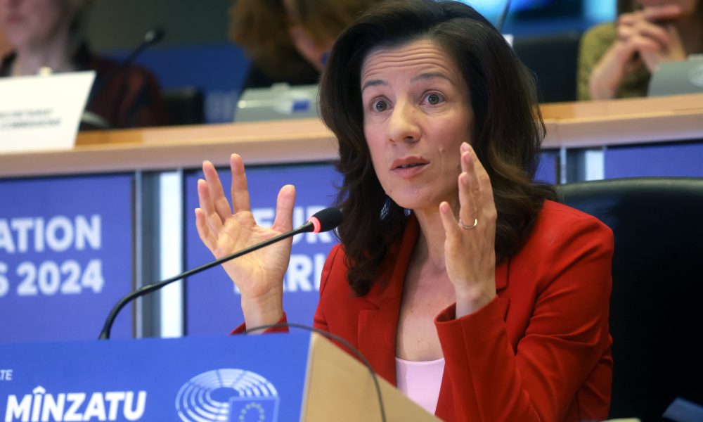 Roxana Mînzatu sau profesionalismul față în față cu o tristă neputință